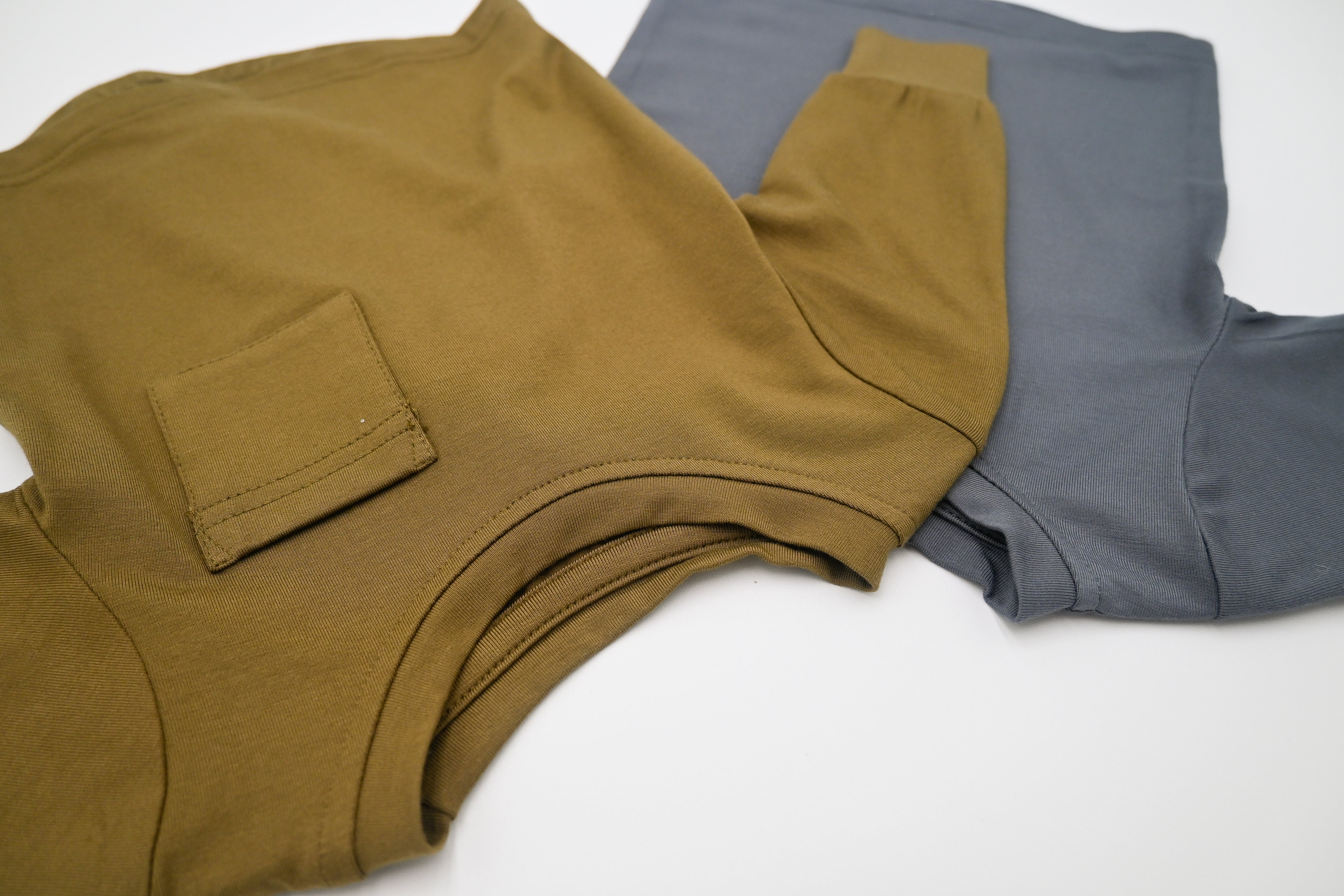 Long-Sleeve Bamboo Pocket Tee - Charcoal