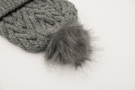 Pom Pom Beanie - Gray