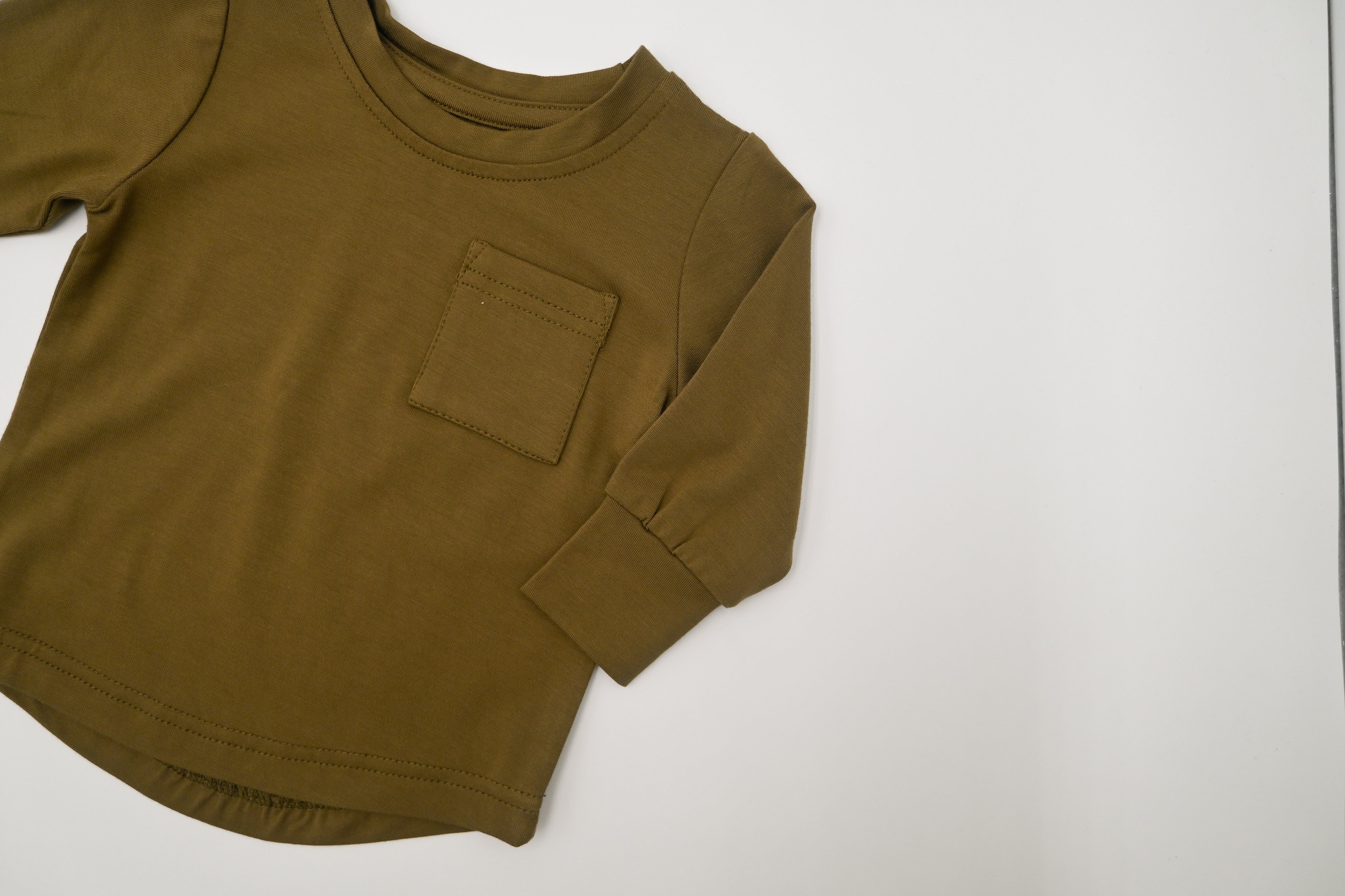 Long-Sleeve Bamboo Pocket Tee - Olive